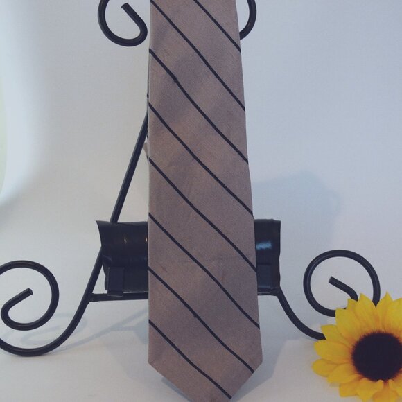 Vintage Rooster 100% Silk Gray Striped Tie L-56" x W-3" - Picture 1 of 5